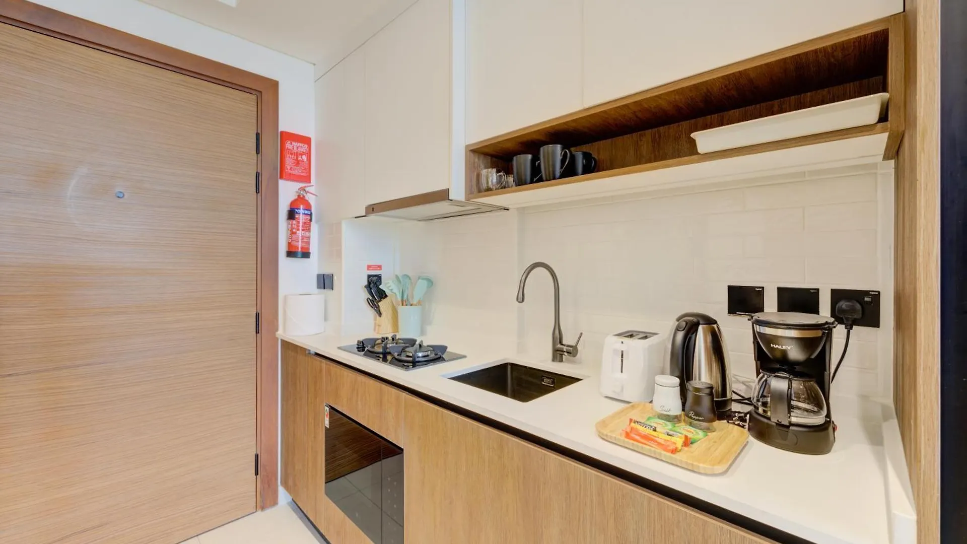 Bright & Luxury Studio With Balcony In Al Furjan Dubai 0*,
