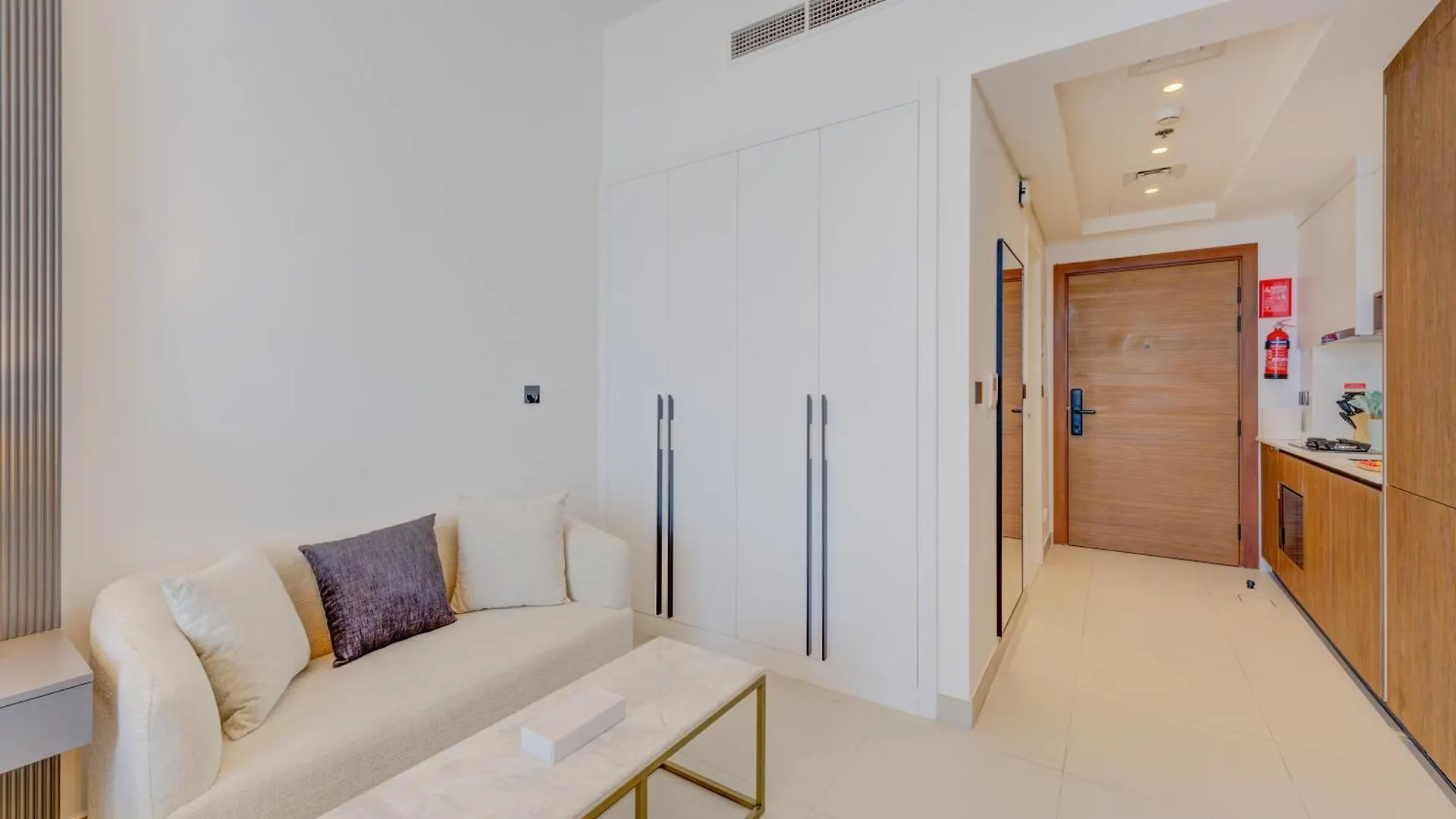Apartment Bright & Luxury Studio With Balcony In Al Furjan Dubai United Arab Emirates